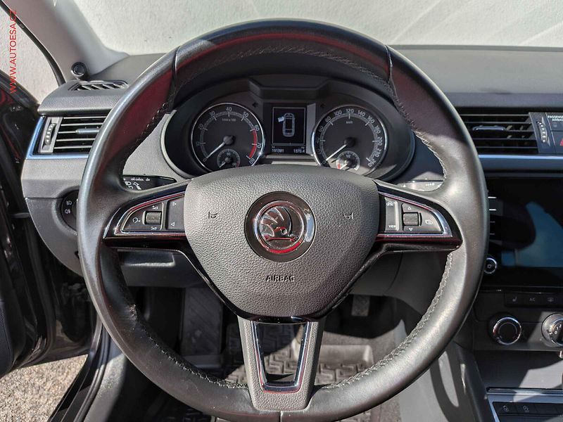 Škoda Octavia (2019) 1.5TSi, ČR, AC, výhřev sed - fotka 12 z 15