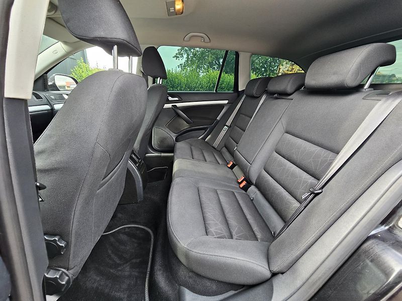 Škoda Octavia 1.2 TSI 77kW, REZERVACE - fotka 35 z 43