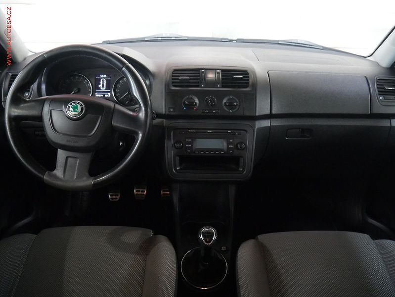 Škoda Fabia (2012) 1.6TDi, ČR, Ambiente, AC, TZ - fotka 8 z 13