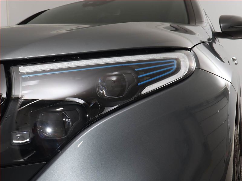 Mercedes-Benz EQC (2022) 400 4MATIC, SoH 98% - fotka 20 z 27