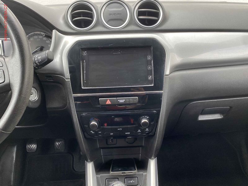 Suzuki Vitara (2018) 1.6 VVT, 2.maj,ČR, AC, temo - fotka 12 z 18