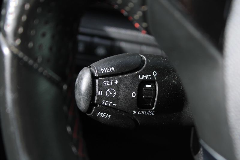 Peugeot 308 1.5 HDi 96kW GT-LINE 1.MAJ ČR - fotka 14 z 23