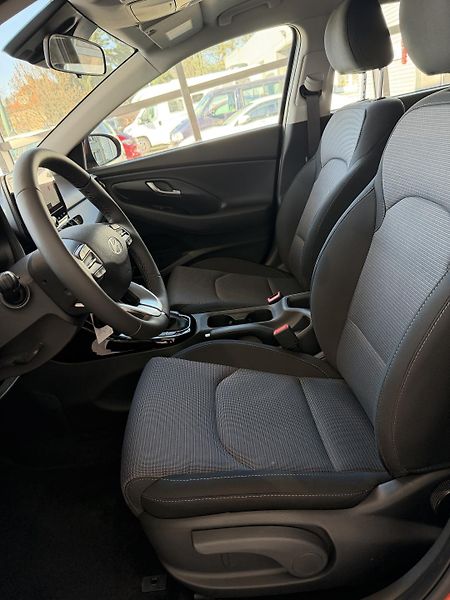 Hyundai i30 (2025) 1.0T-GDi 74kW Comfort AT - fotka 9 z 14