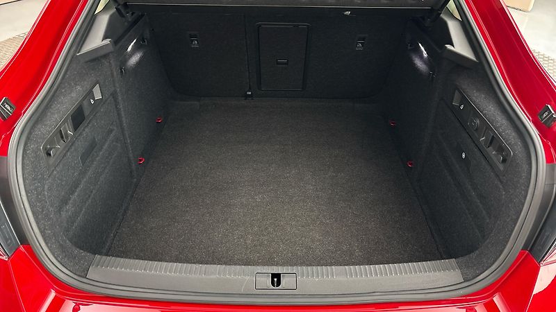Škoda Superb 2.0 TDI DSG 4x4 L&K - fotka 17 z 32