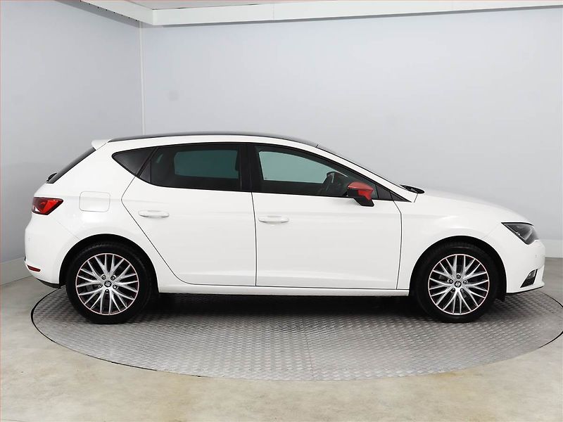 Seat Leon (2016) Style 1.2 TSI, ČR,1.maj - fotka 6 z 16