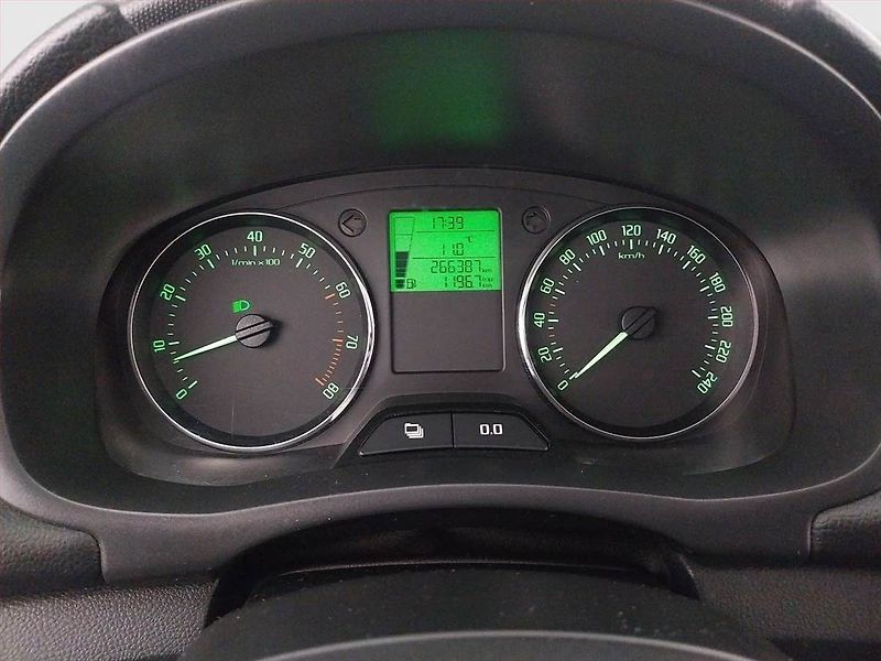 Škoda Fabia (2013) 1.2 TSI, Serv.kniha, nová STK - fotka 11 z 18