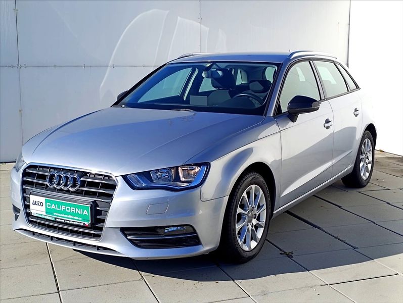 Audi A3 1,6 TDi Aut.klima,Navigace - fotka 2 z 34