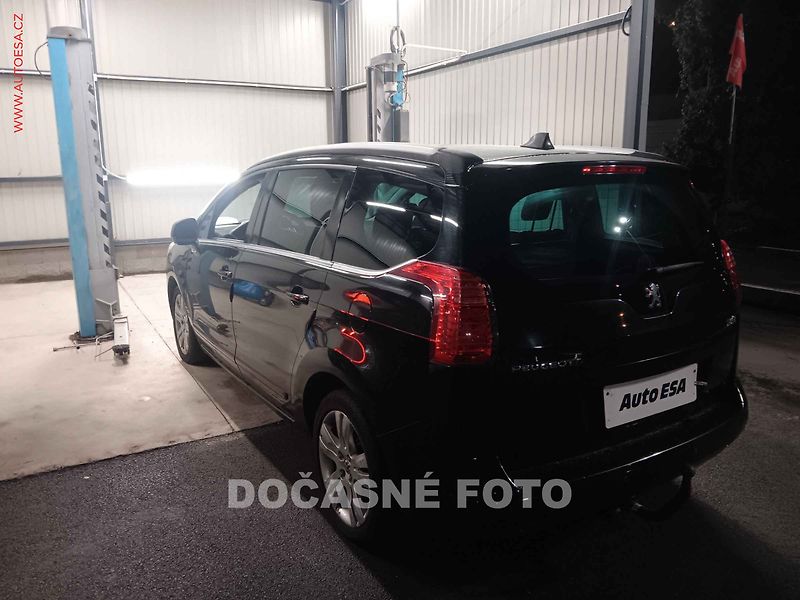 Peugeot 5008 (2010) 2.0 HDi, ČR, headUP, panorama - fotka 2 z 3
