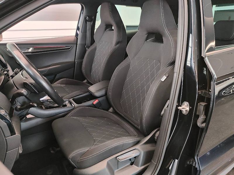 Škoda Karoq (2021) Sportline 2.0 TSI 4x4 (140kW/1 - fotka 7 z 31