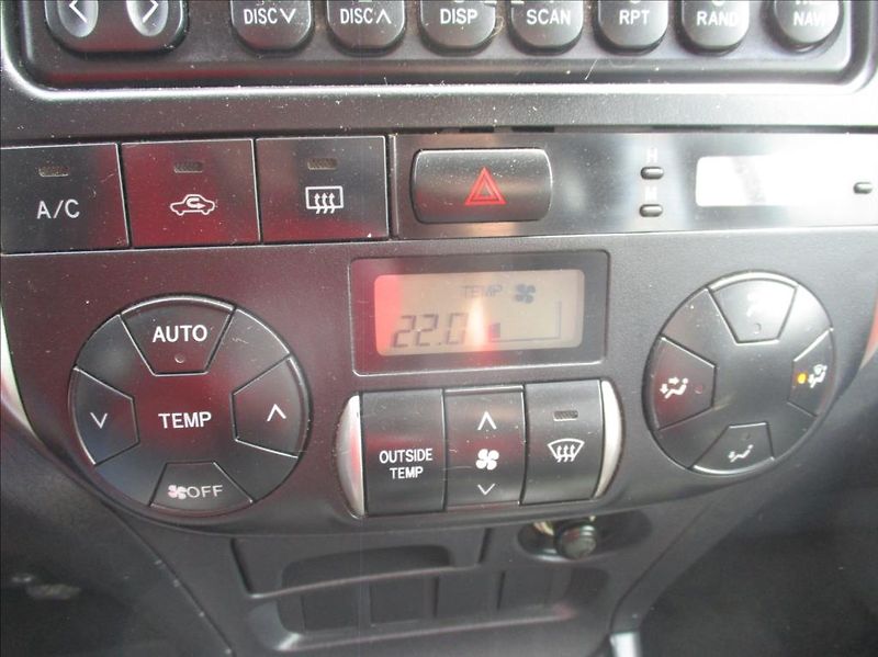 Toyota RAV4 2,0 D4D, 4x4,digiklima,tažné, - fotka 21 z 33