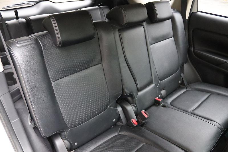 Mitsubishi Outlander 2.2DI-D 4X4 7 MÍST 110kW - fotka 46 z 50