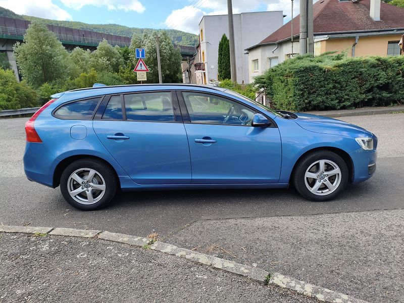 Volvo V60 (2014) 1,6 Diesel - fotka 5 z 33