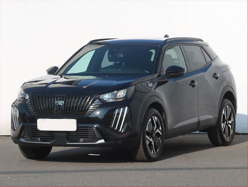 Peugeot 2008 (2024) Allure 1.2 PureTech, 16TKM - fotka 2 z 22