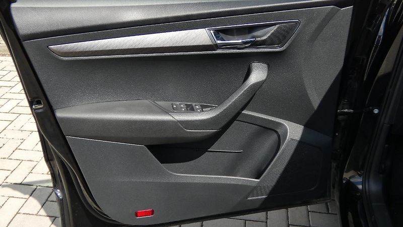 Škoda Karoq 2.0 TDI Style - fotka 8 z 23