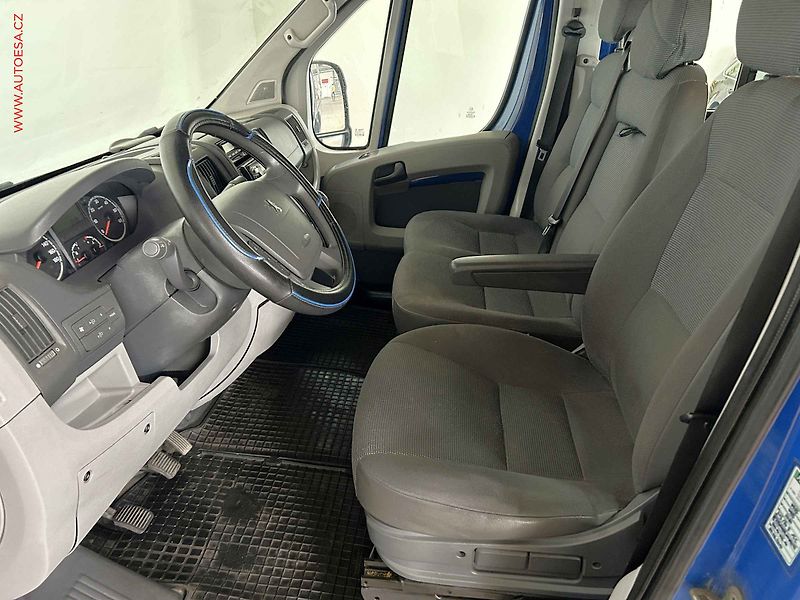 Peugeot Boxer (2007) 2.2HDi 6míst, AC, TZ, STK3/28 - fotka 9 z 14