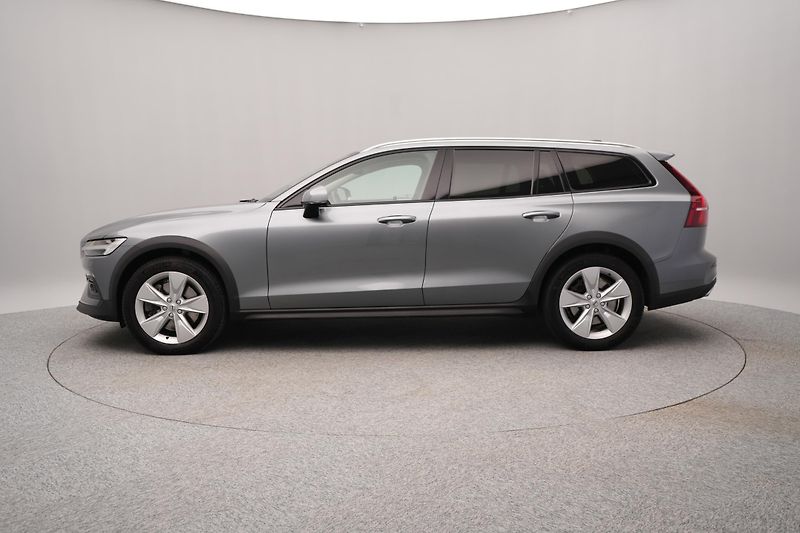 Volvo V60 CC D4 AWD MOMNETUM CZ 1.maj - fotka 7 z 44
