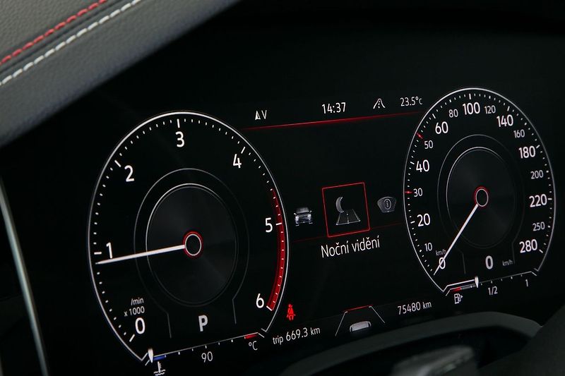 Volkswagen Touareg 3.0TDI 210kW R-Line Edition 20 - fotka 42 z 46