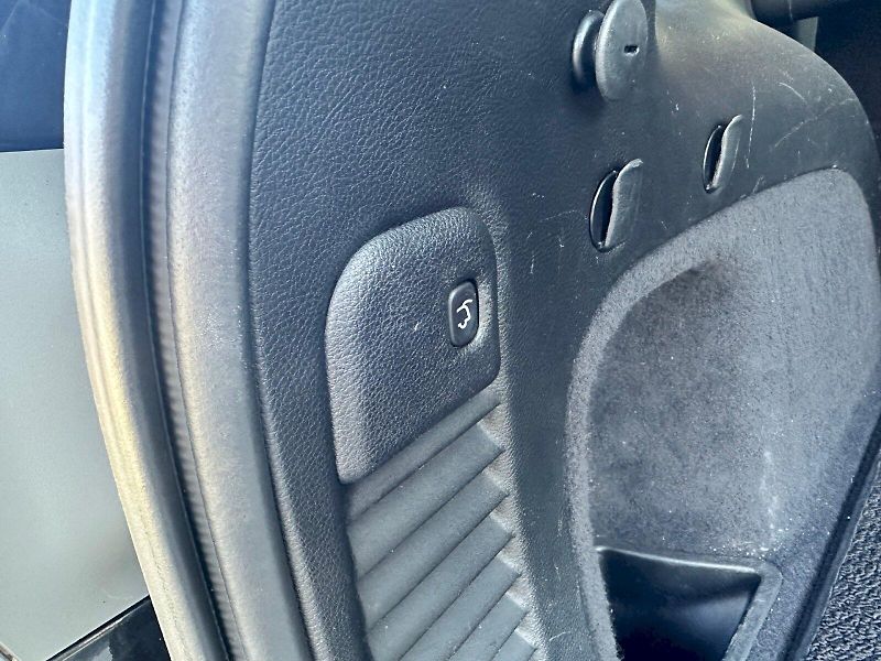 Jeep Grand Cherokee (2015) 3,0L V6 Diesel 184kW Summit 4W - fotka 25 z 26