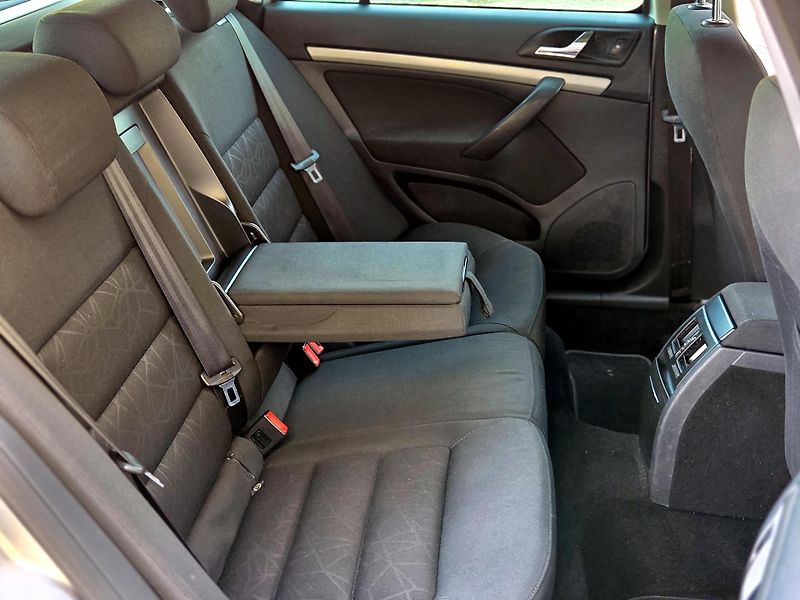 Škoda Octavia 1,4TSi 1.maj, rozvody, xenony  - fotka 23 z 43