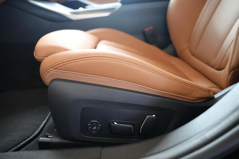 BMW Řada 3 320d xDrive Touring - fotka 24 z 27