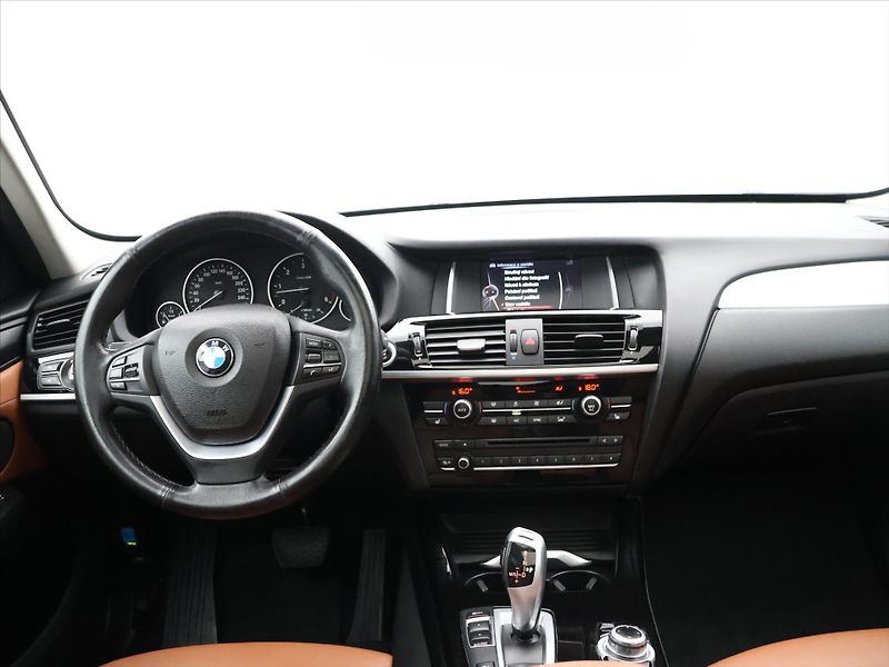 BMW X3 3,0 35d 230KW Xdrive PANORAMA - fotka 26 z 33