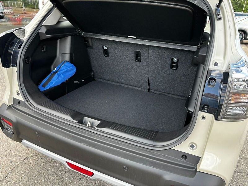 Suzuki S-Cross 4x4 Black Edition - fotka 12 z 12
