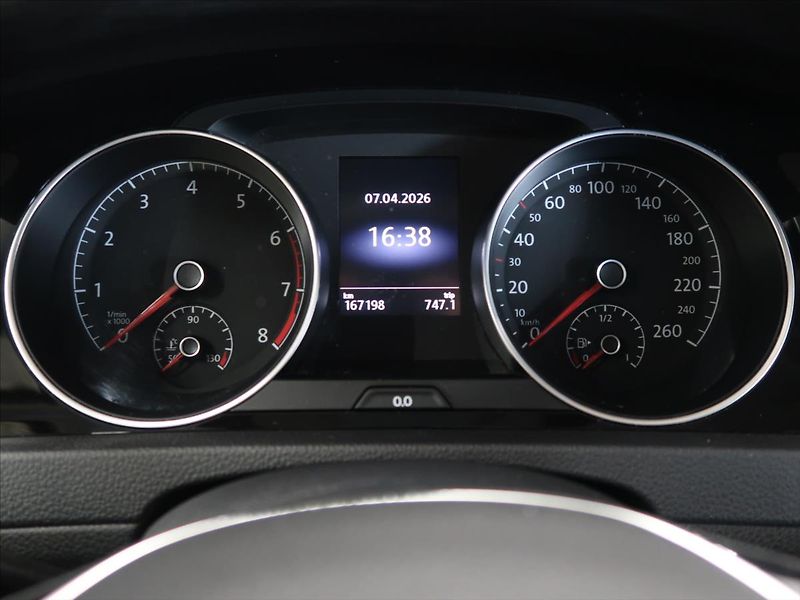 Volkswagen Golf 1,4 TSI 1.majitel - fotka 22 z 33