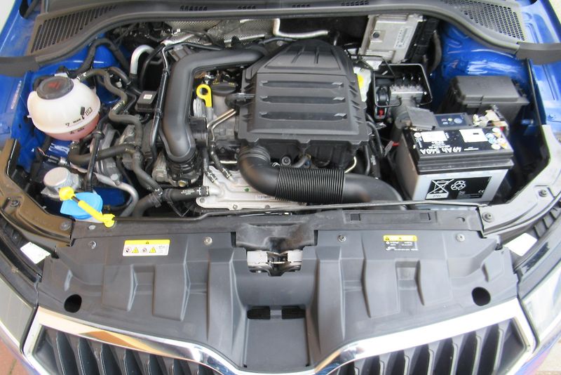 Škoda Fabia 1.0 TSi KLIMA VYHŘ. SEDADLA - fotka 24 z 25