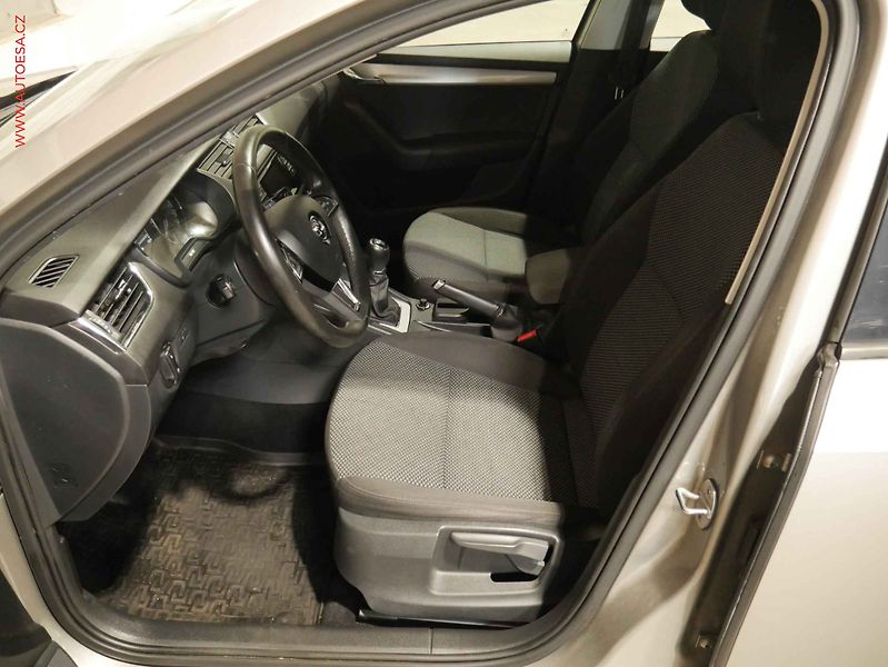 Škoda Octavia (2016) 1.4 TSI, 2.maj,ČR, servis - fotka 9 z 19