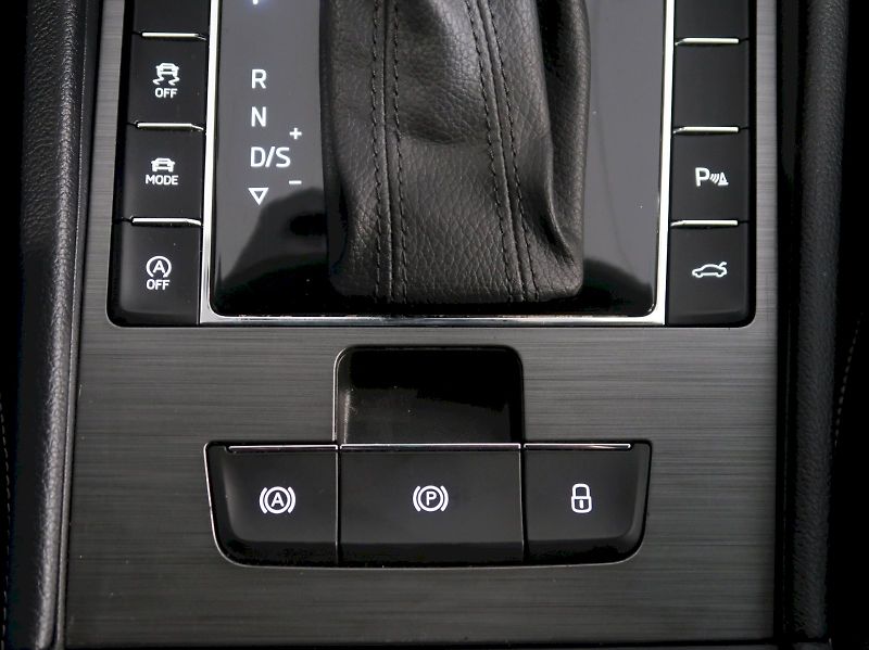 Škoda Superb (2022) STYLE 2.0TSI 140KW - fotka 31 z 39