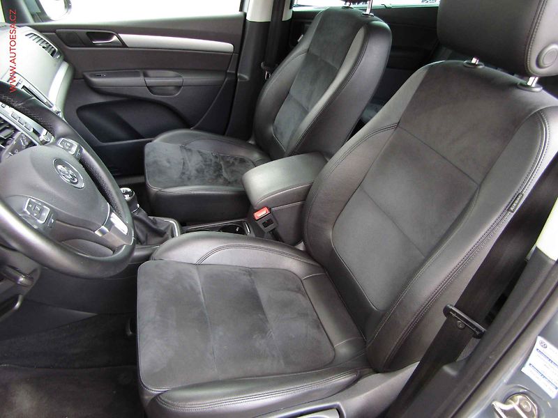 Volkswagen Sharan (2014) 2.0TDi, ČR, AC, xenon, park - fotka 9 z 25