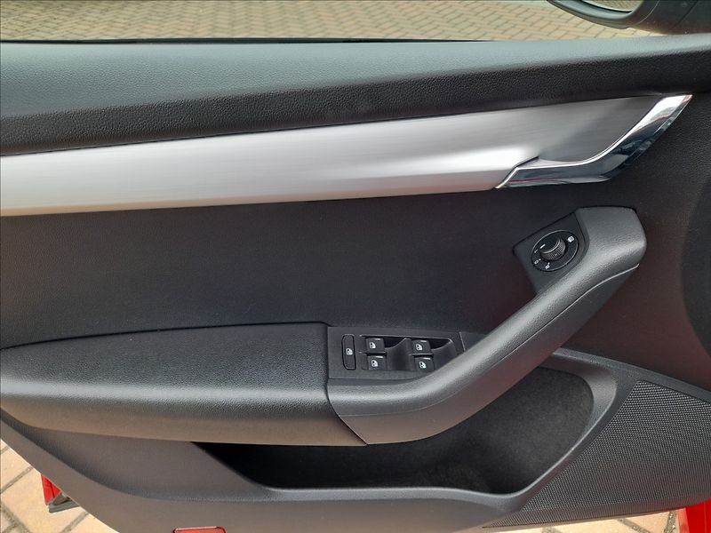 Škoda Octavia 1,5 TSi Ambition - fotka 10 z 18