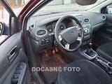 Ford Focus (2004) 1.6 i, autoAC, tažné - náhled 2