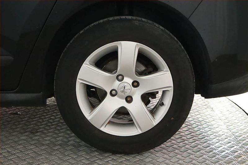 Peugeot 3008 (2009) 1.6 HDi, po STK, Tažné - fotka 15 z 21