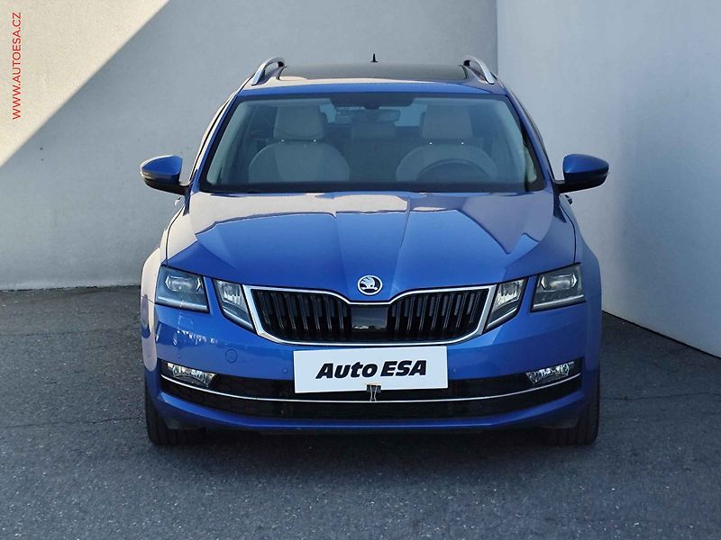 Škoda Octavia (2019) 2.0TDI, ČR, Style, LED, panor - fotka 2 z 33