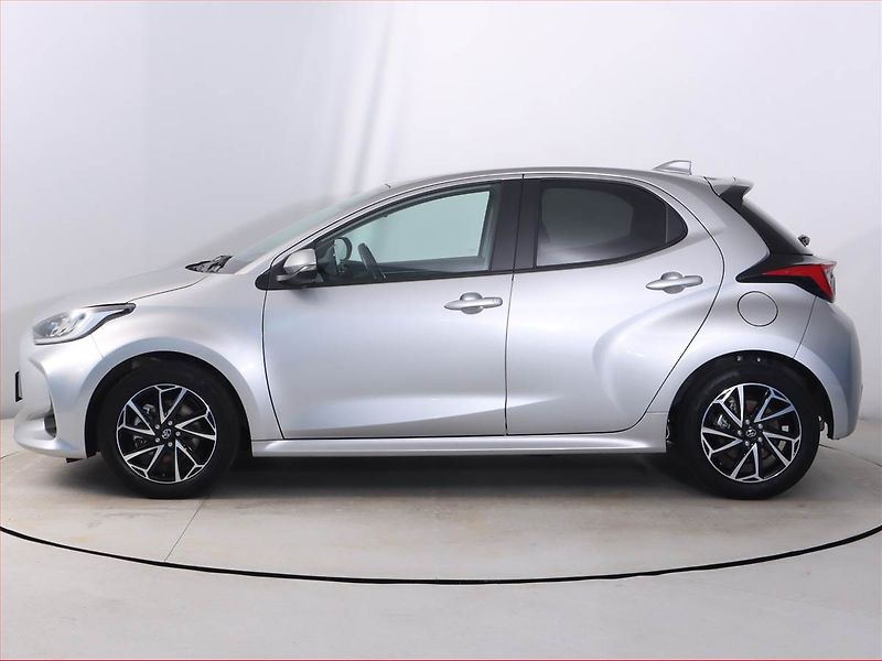 Toyota Yaris (2022) 1.5 VVT-i Hybrid - fotka 3 z 20