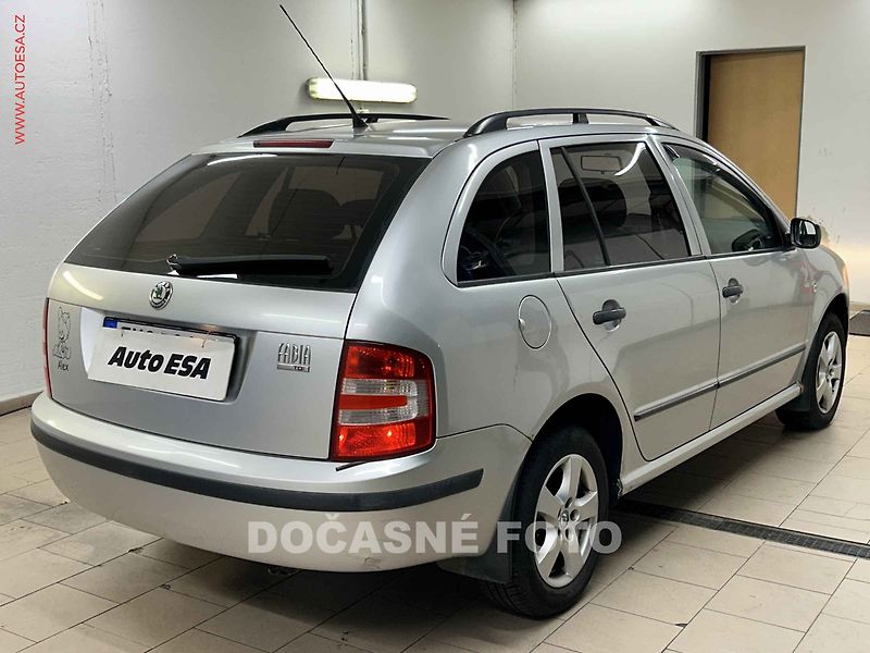 Škoda Fabia (2005) 1.4 TDi, ČR, AC, el. výbava - fotka 2 z 3