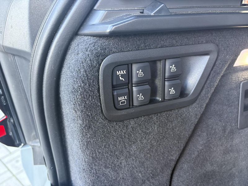 BMW X7 (2024) xDrive 40i - fotka 29 z 33