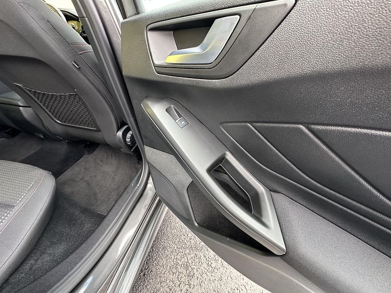 Ford Focus (2024) KOMBI ST LINE 1.5/85kW * LED - fotka 26 z 43