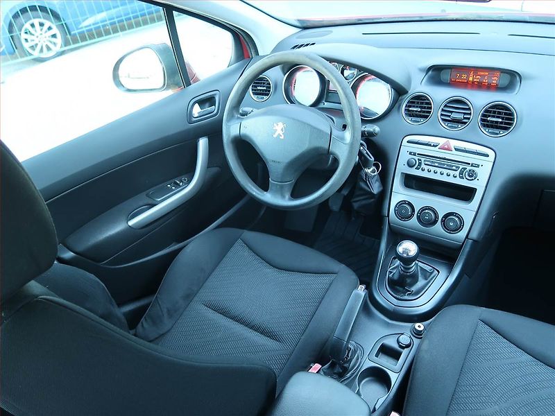 Peugeot 308 (2010) 1.6 HDi, po STK, Tažné - fotka 7 z 16