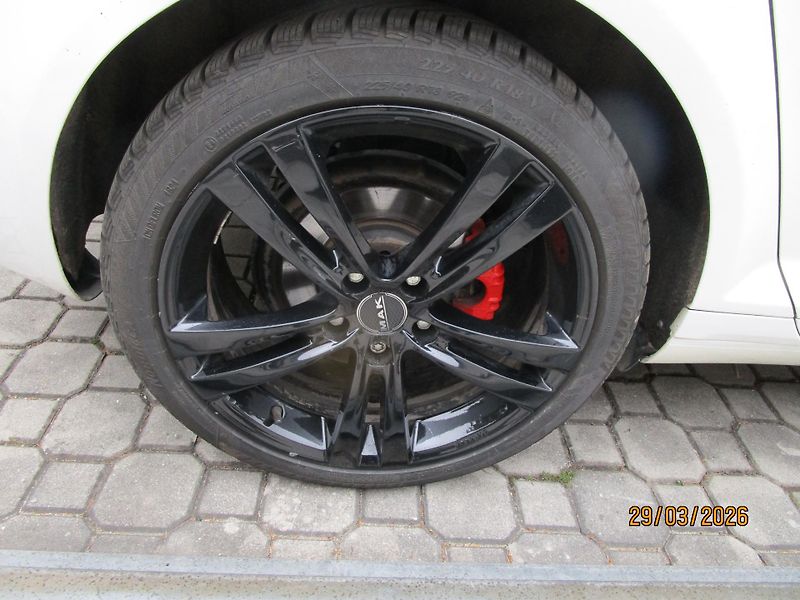 Audi A3 (2009) 2,0 TDi DSG panorama - fotka 4 z 28