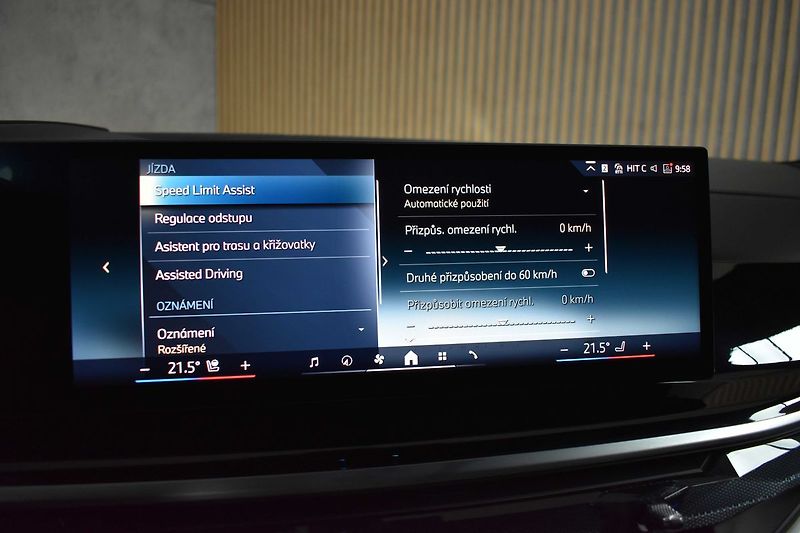 BMW X5 30d xD ///M*ZÁRUKA 9/27*7míst* - fotka 52 z 74