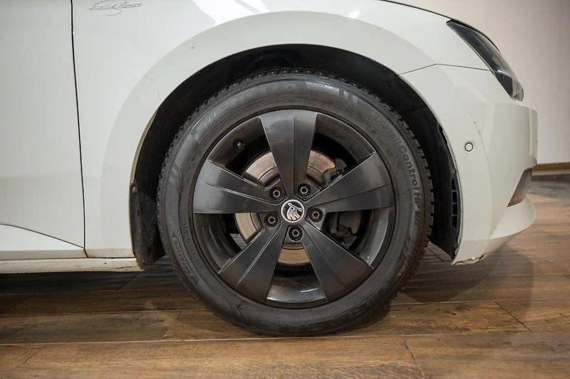 Škoda Superb 2.0 TDI 110 kW L&K - fotka 36 z 36