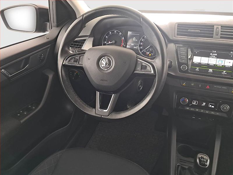 Škoda Fabia (2016) 1.2 TSI, Navi, Bi-Xenony - fotka 7 z 15