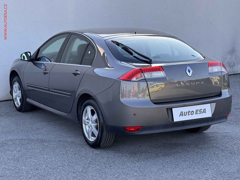 Renault Laguna (2010) 2.0 i, 1.maj,ČR, AC, tempo - fotka 4 z 13