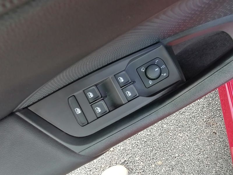 Škoda Octavia (2021) 1.5 TSi e-tec DSG Clever ACC - fotka 30 z 34