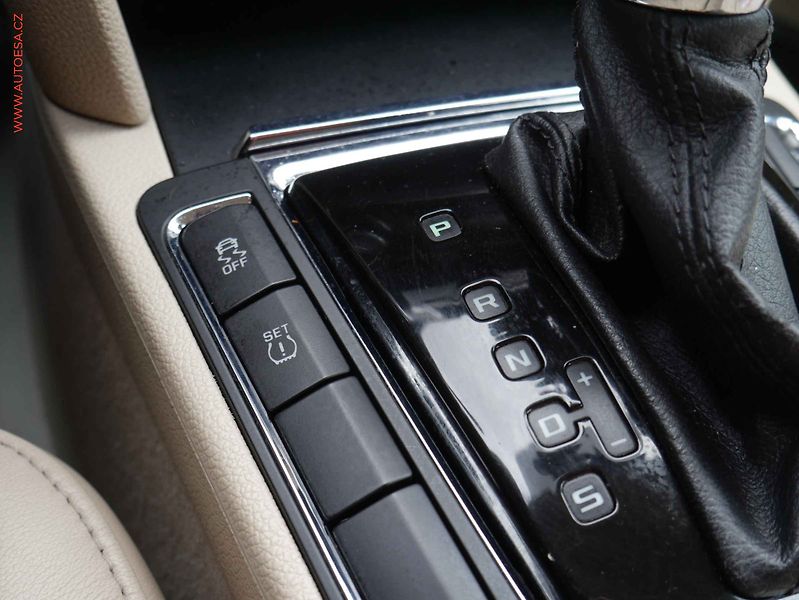 Škoda Superb (2010) 3.6 FSi 4x4, ČR, Exclusive - fotka 19 z 21