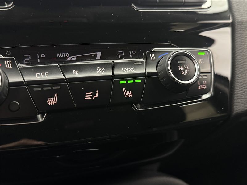 BMW X1 2,0 18d AUTOMAT SERVIS ČR - fotka 27 z 44
