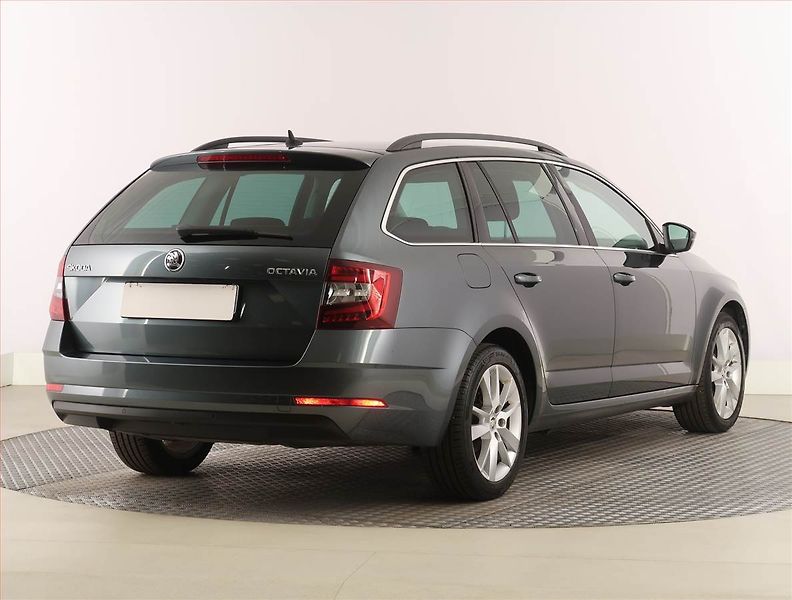 Škoda Octavia (2018) Style 1.6 TDI, Navi, Tempomat - fotka 5 z 24