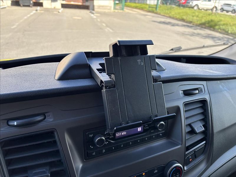 Ford Transit 2,0 EcoBlue Mhev 96kW K.Van L2 - fotka 30 z 33